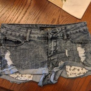 Lovesick skull shorts